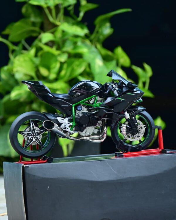 H2R Scale Model Die Cast